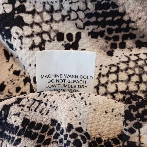 Kendall &Kylie Snake Print Midi Dress - Picture 10 of 11